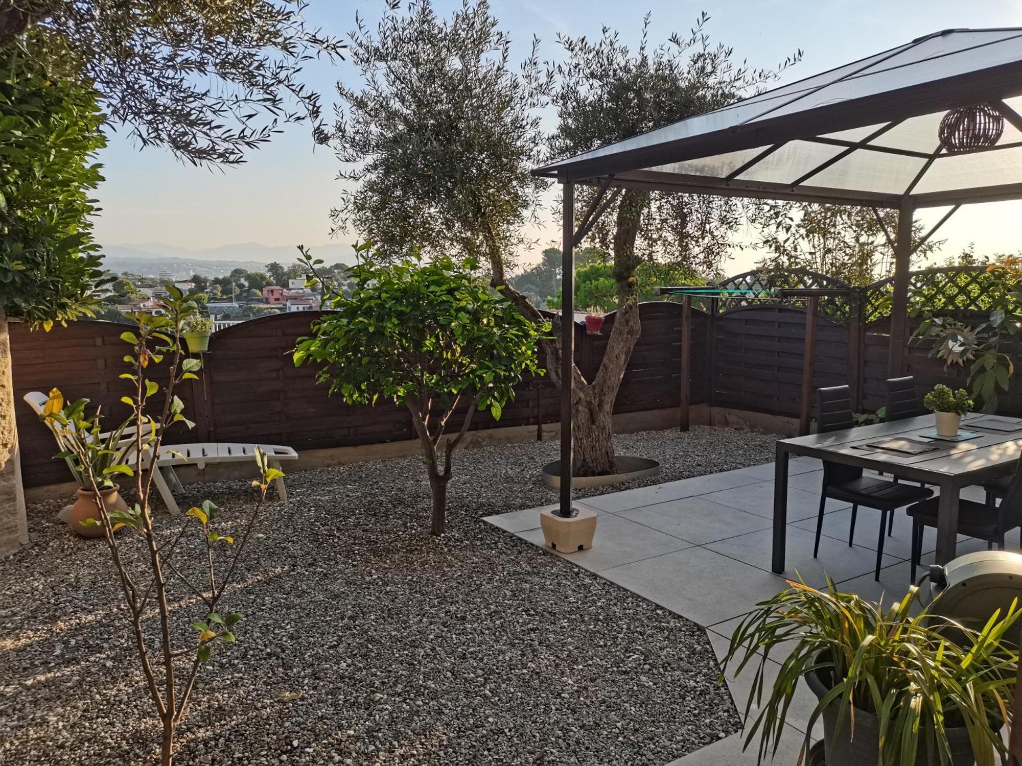 Charmant 2P Au Calme, Jardin, Piscine, Vue Panoramique Et Stationnement Villeneuve-Loubet Kültér fotó